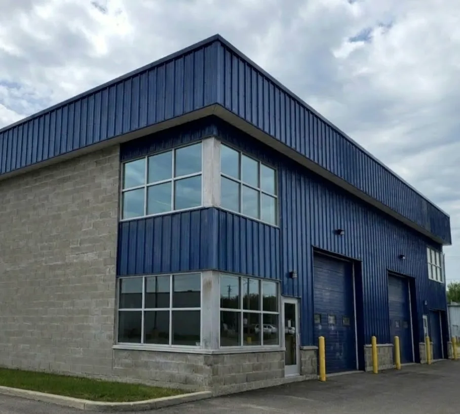 Avant - Peinture extérieure usine au pistolet